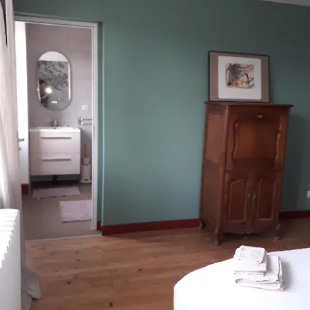 Alojamento de Acomodação e Pequeno-almoço D'hotes Aux Glycines